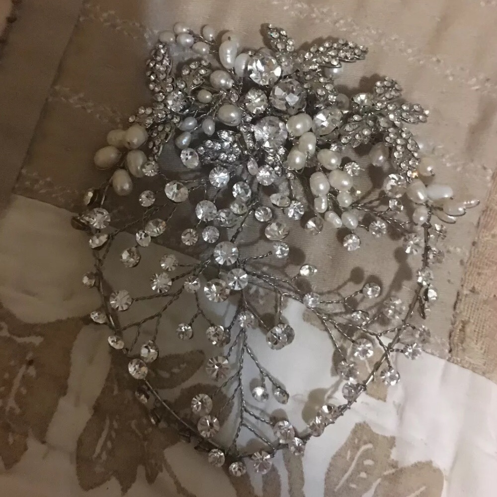 Kleinfeld crystal and pearl wedding hair piece